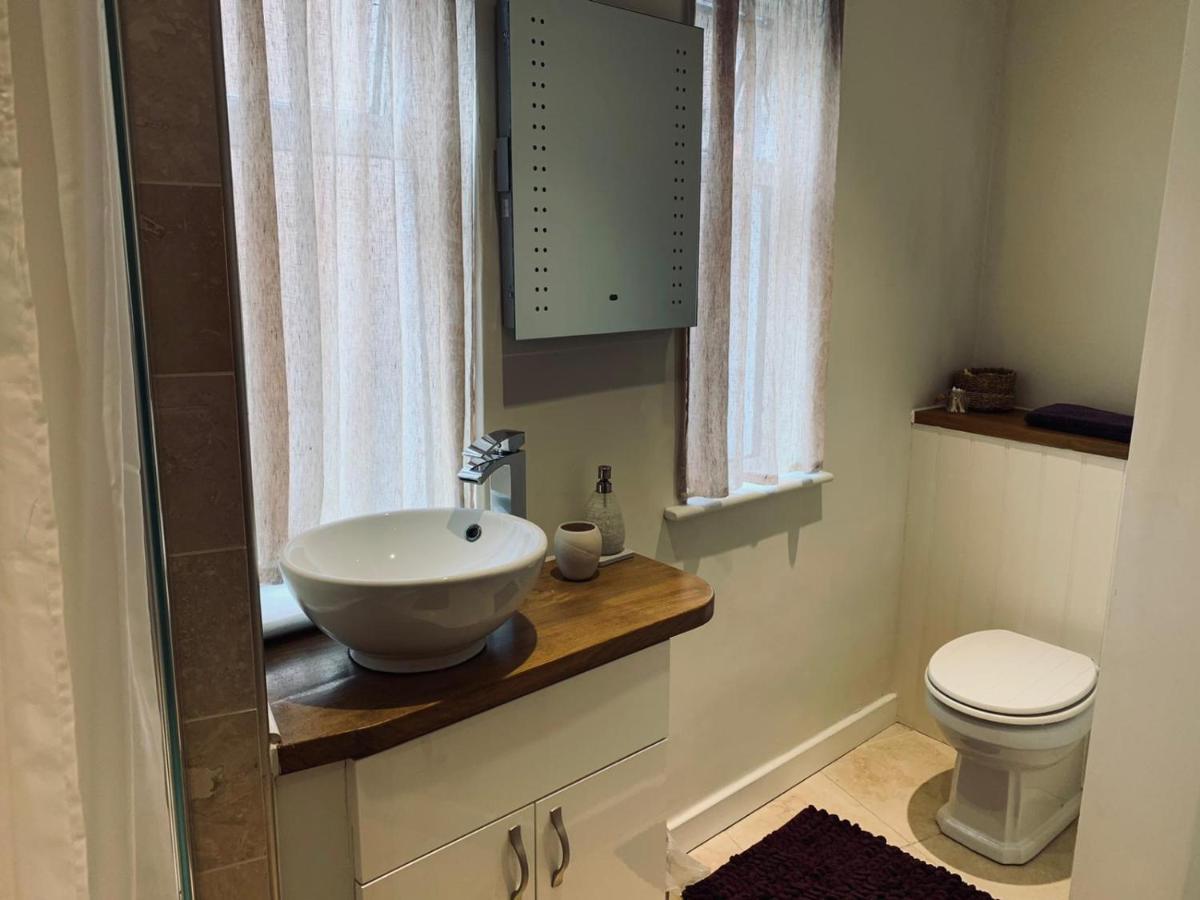 The Stowe Apartment Shrewsbury Bagian luar foto